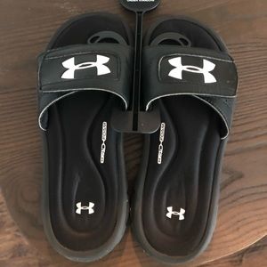Under Armour Slides Size 4Y